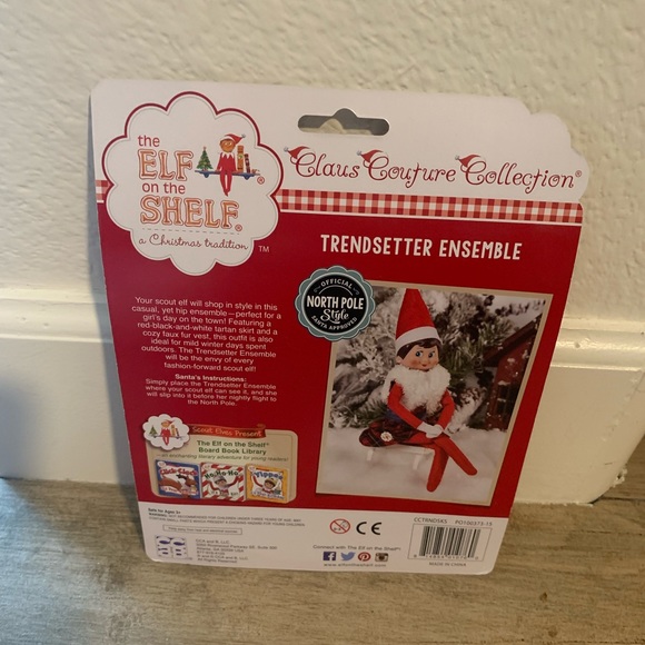The ELF on the SHELF outfit - Picture 2 of 3
